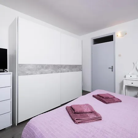 Apartment Lovely In With Kitchen *